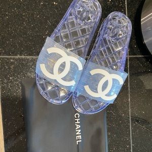 Chanel slides